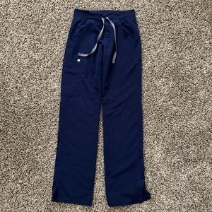 Navy Figs Kade Cargo Scrub Pants size XXS